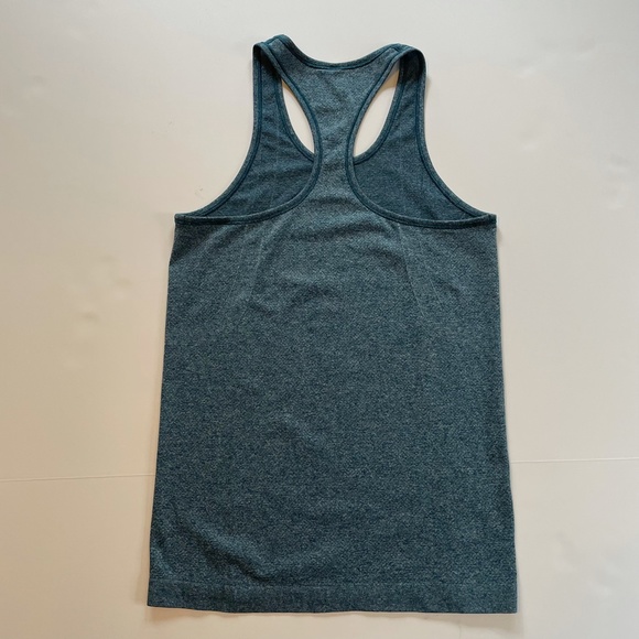 Under Armour Heat Gear Women's Tank Top Size XS - Picture 3 of 6